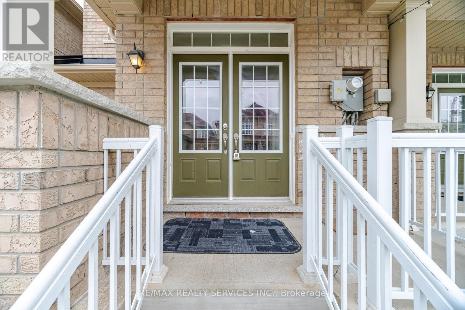 8 Oleary Road, Brampton, Ontario  L7A 4W9 - Photo 8 - W13101398