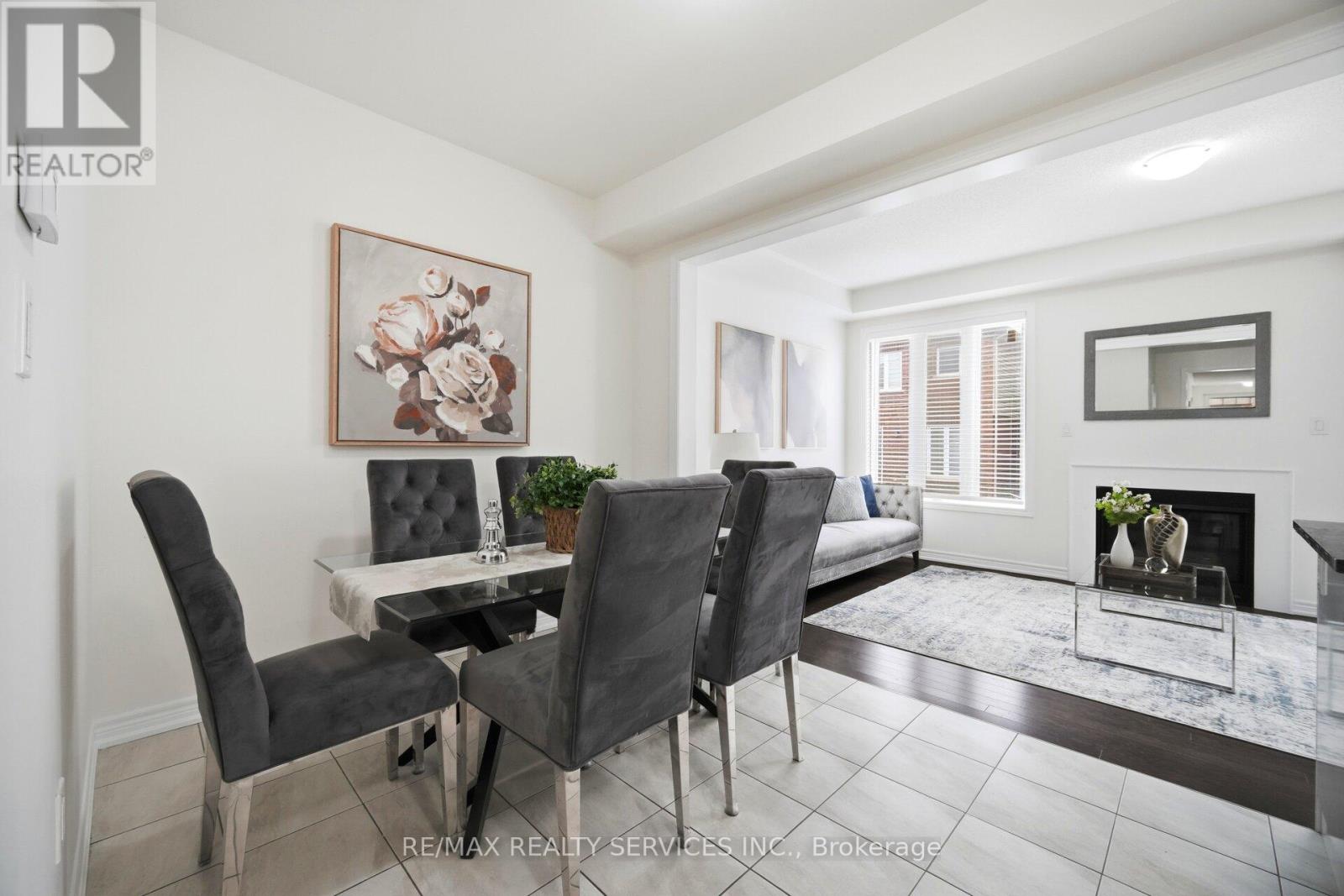 8 Oleary Road, Brampton, Ontario  L7A 4W9 - Photo 4 - W13101398