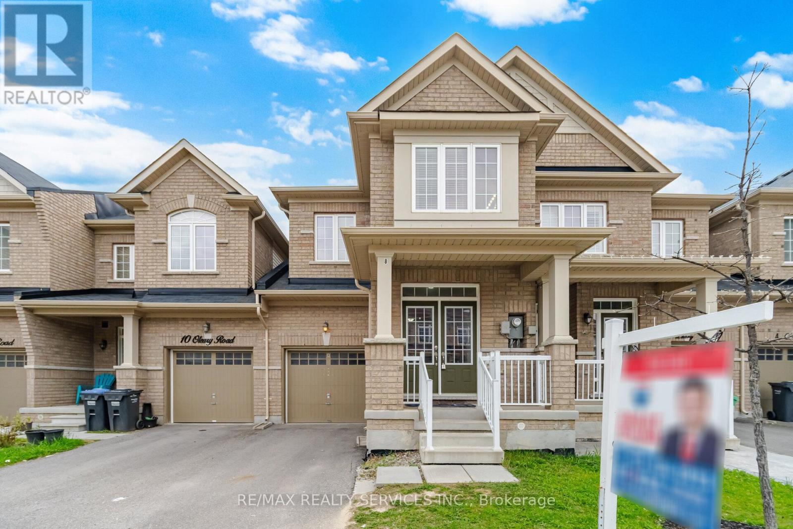 8 Oleary Road, Brampton, Ontario  L7A 4W9 - Photo 5 - W13101398