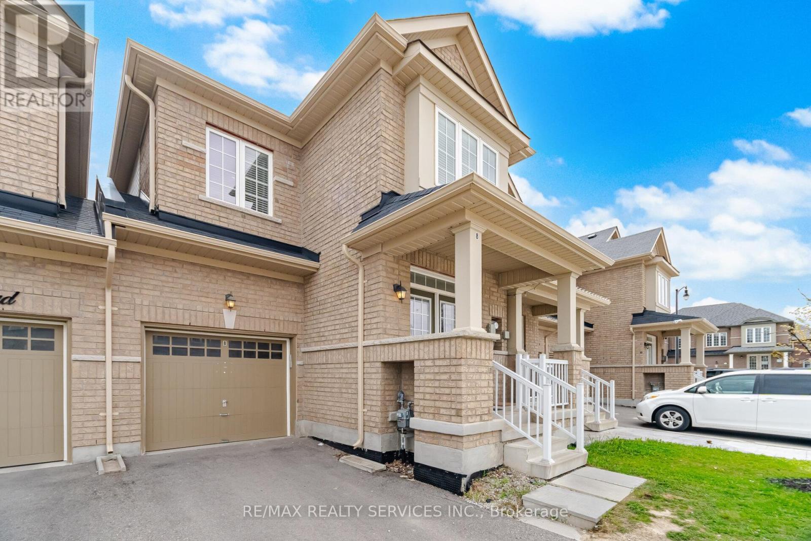 8 Oleary Road, Brampton, Ontario  L7A 4W9 - Photo 6 - W13101398