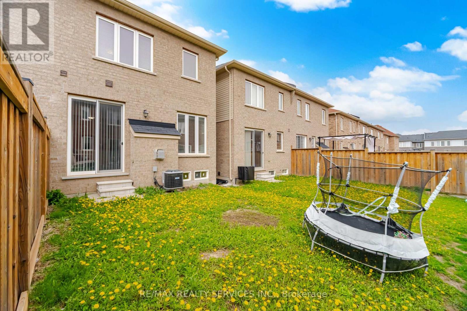 8 Oleary Road, Brampton, Ontario  L7A 4W9 - Photo 35 - W13101398