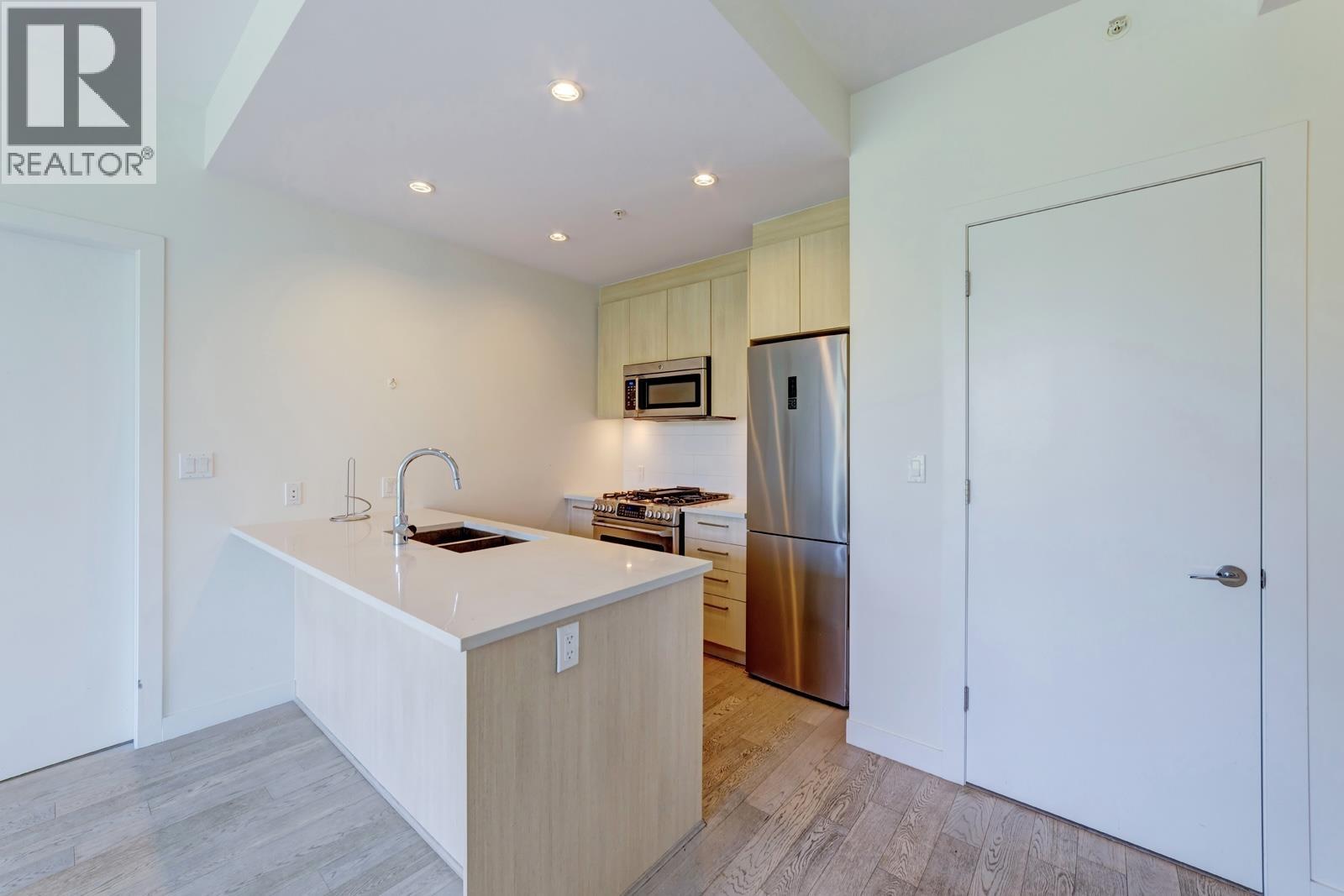 1xx 9060 University Crescent, Burnaby, British Columbia  V5A 0E1 - Photo 2 - R3121238