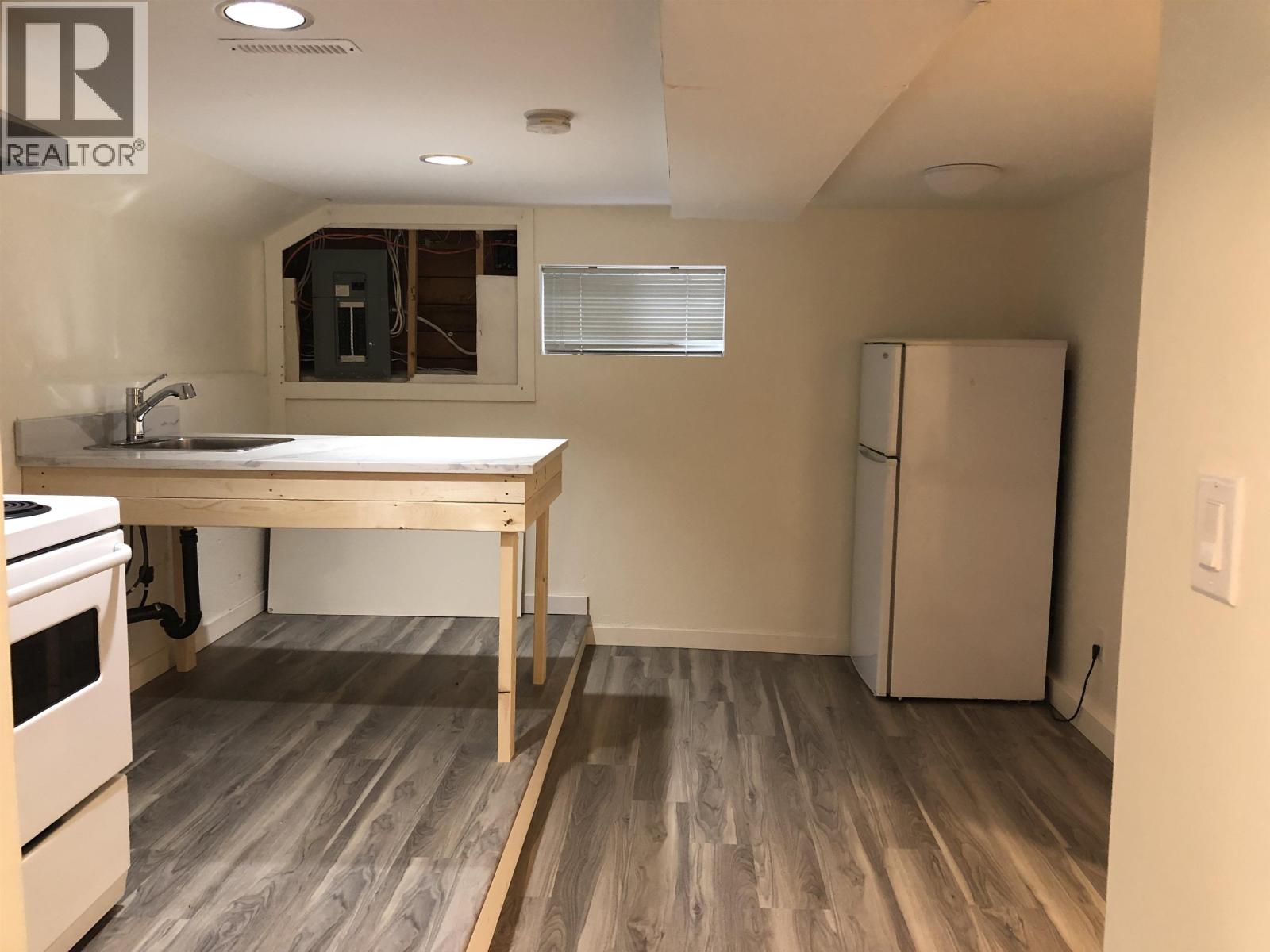 1 4136 Gilpin Crescent, Burnaby, British Columbia  V5G 2K2 - Photo 1 - R3121246
