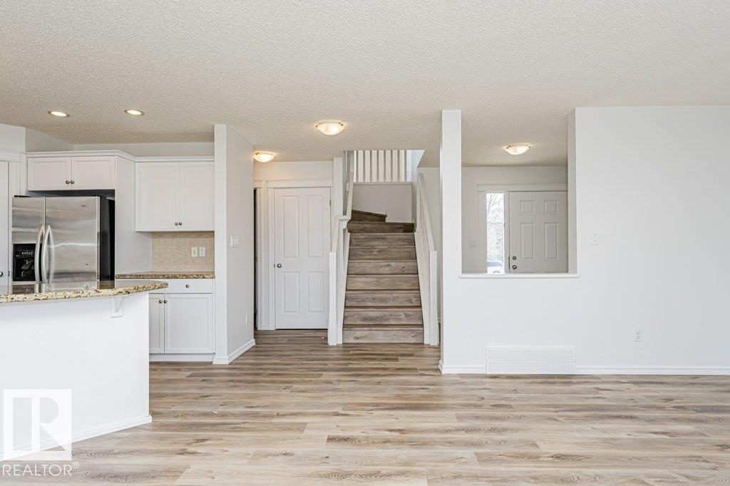 6354 Sandin Wy Nw Nw, Edmonton, Alberta  T6R 0K1 - Photo 4 - E4486511