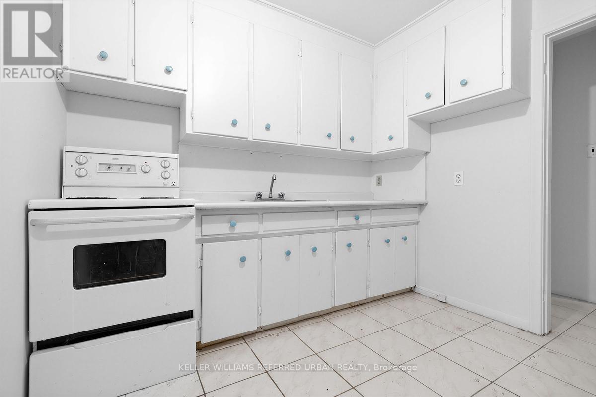 3867 Bathurst Street, Toronto, Ontario  M3H 3N4 - Photo 21 - C13101604