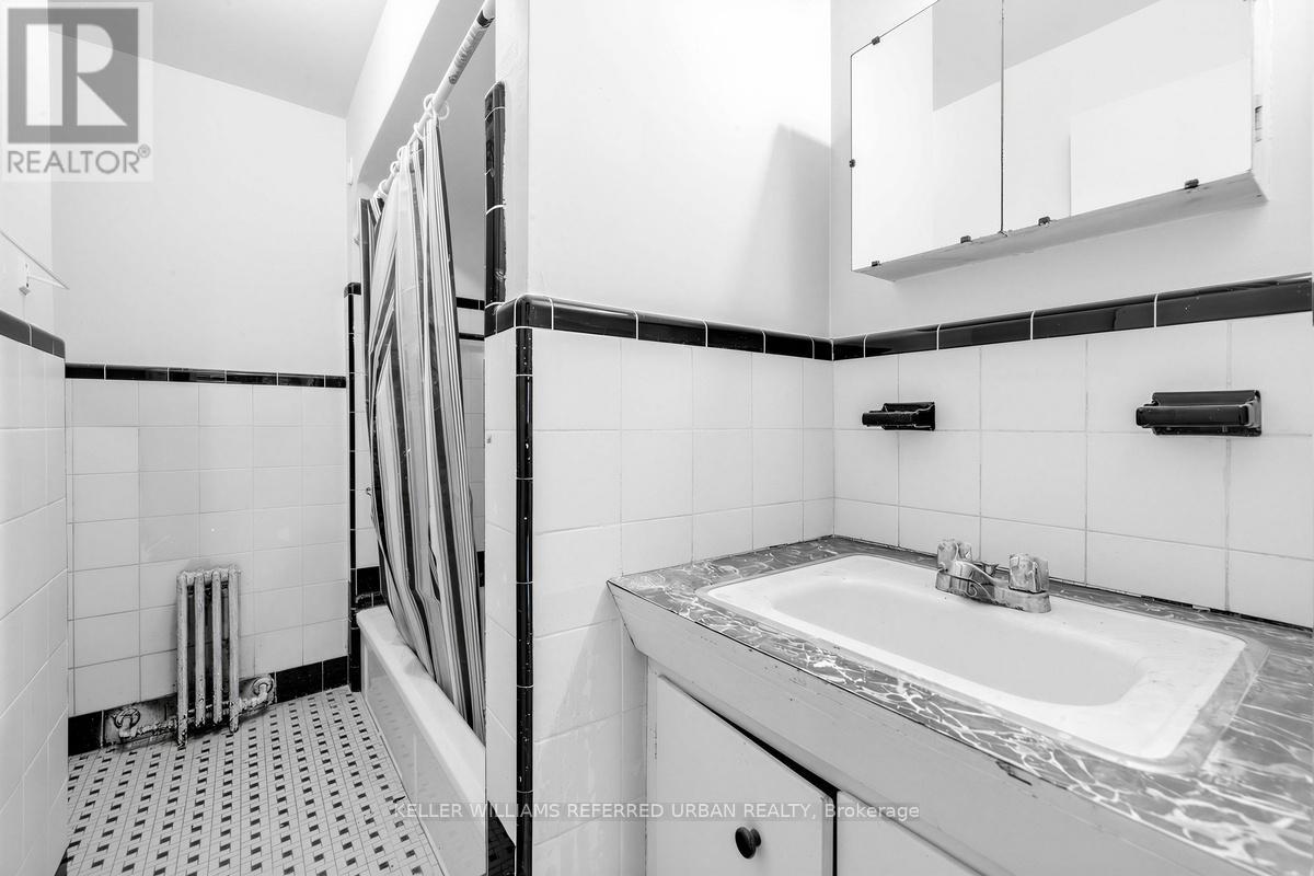 3867 Bathurst Street, Toronto, Ontario  M3H 3N4 - Photo 24 - C13101604