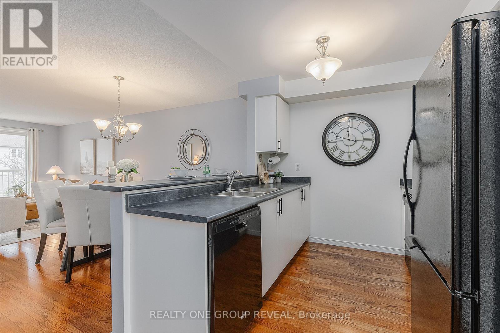 2 - 31 Petra Way, Whitby, Ontario  L1R 0A7 - Photo 7 - E13101636
