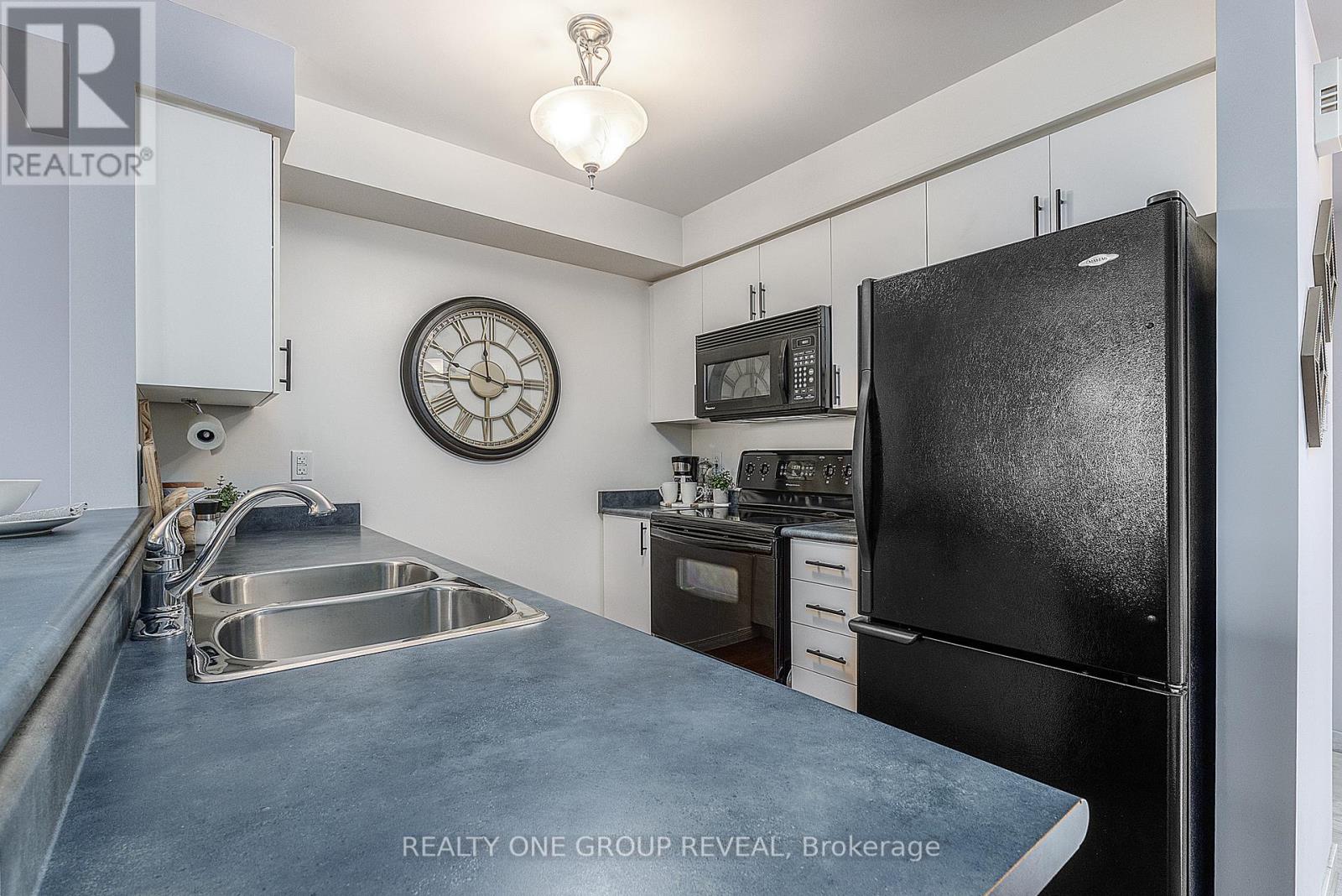 2 - 31 Petra Way, Whitby, Ontario  L1R 0A7 - Photo 8 - E13101636
