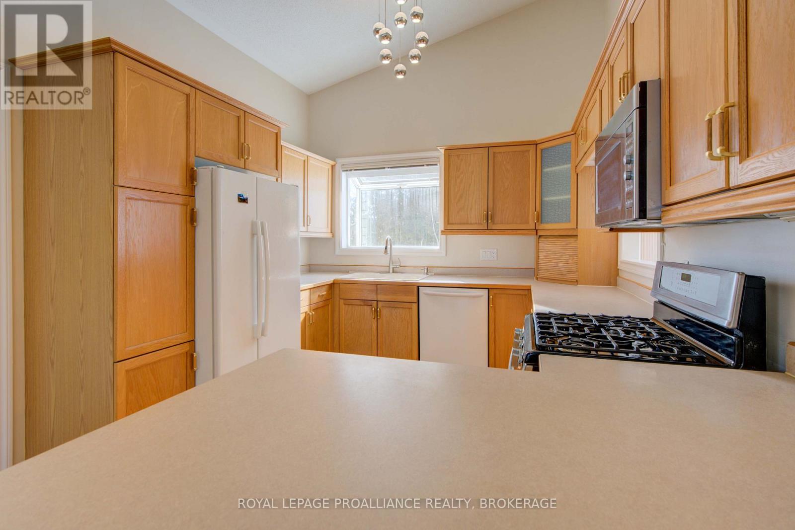 9727 Highway 42, Rideau Lakes, Ontario  K0G 1X0 - Photo 17 - X12751278