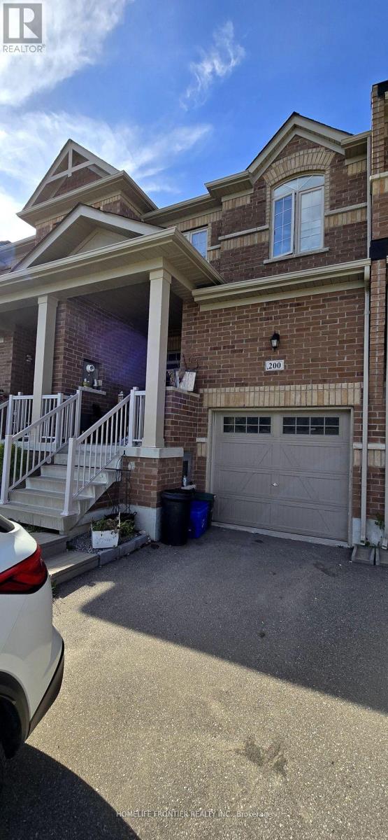 200 Roy Harper Avenue, Aurora, Ontario  L4G 7C4 - Photo 2 - N13101770