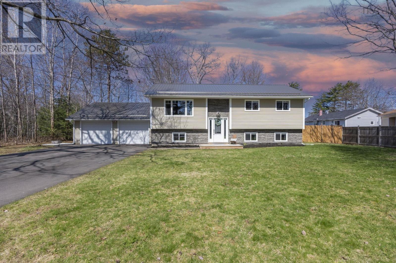 1053 Oak Avenue, Greenwood, Nova Scotia
