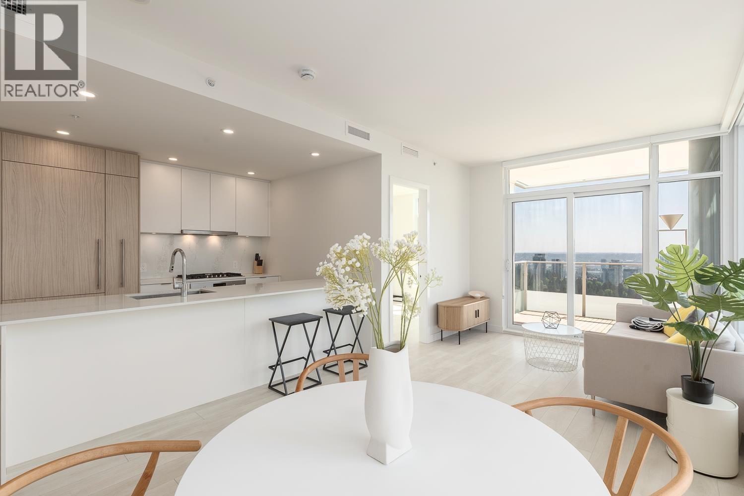 2404 537 Cottonwood Avenue, Coquitlam, British Columbia  V3J 0S4 - Photo 12 - R3120989