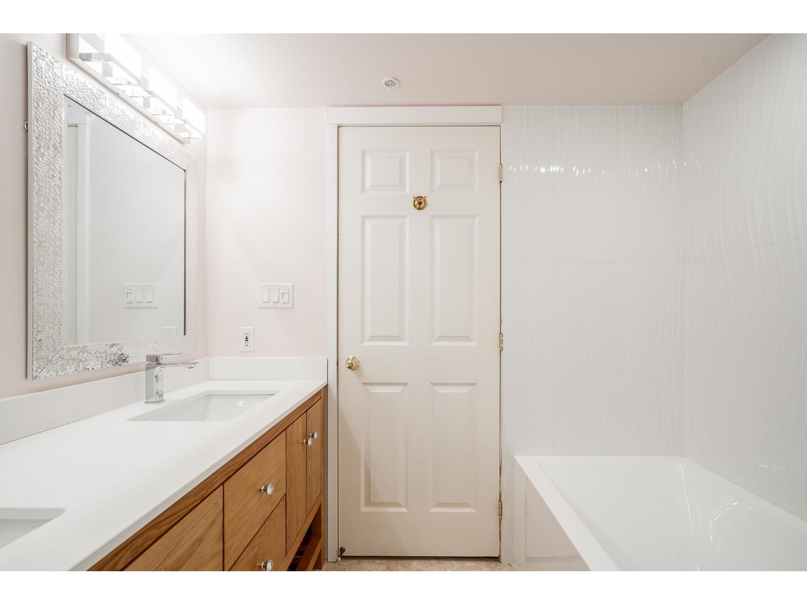 202 10899 University Drive, Surrey, British Columbia  V3T 5V2 - Photo 18 - R3121257