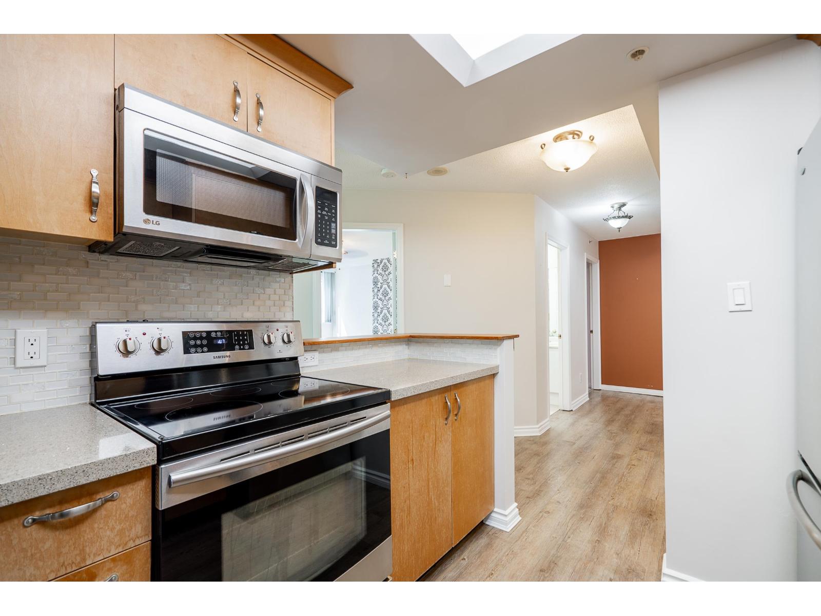 202 10899 University Drive, Surrey, British Columbia  V3T 5V2 - Photo 4 - R3121257