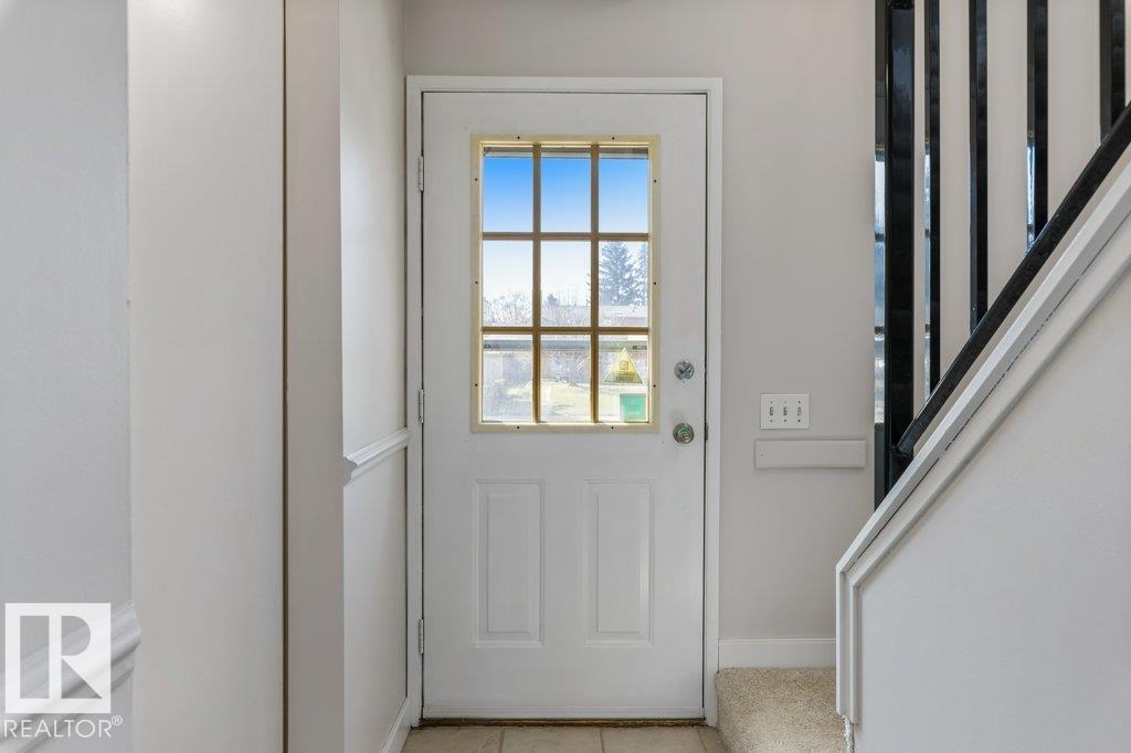 3736 12 Av Nw, Edmonton, Alberta  T6L 3B2 - Photo 4 - E4486523