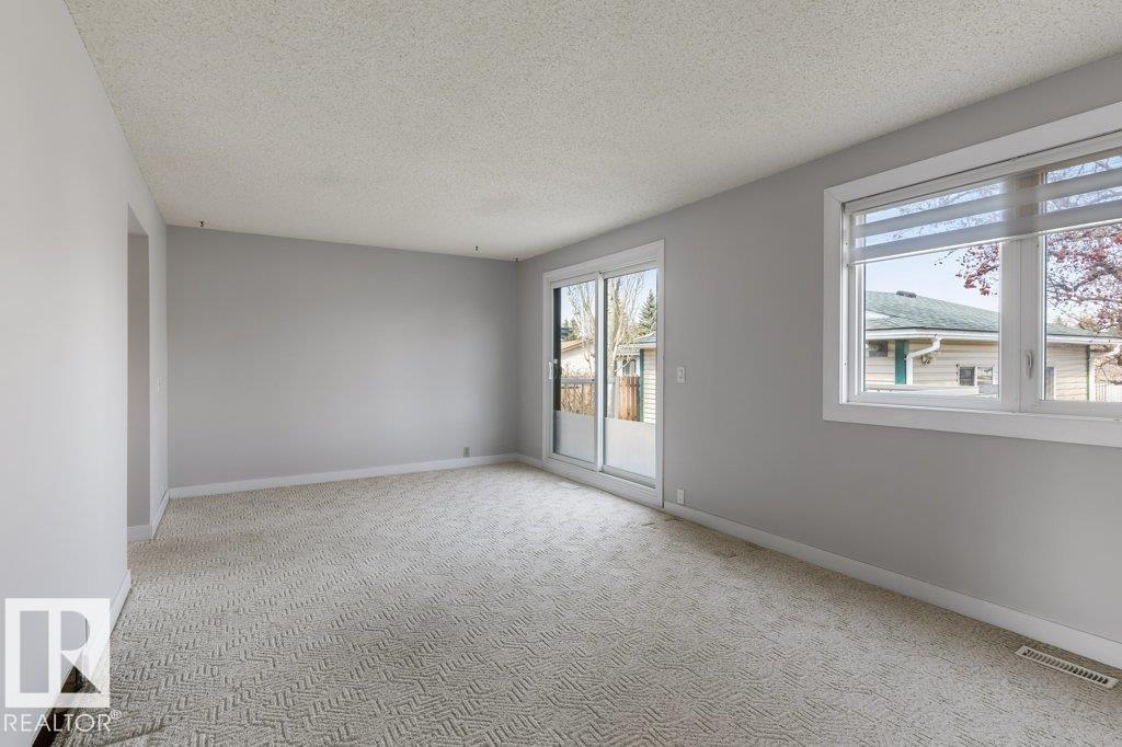 3736 12 Av Nw, Edmonton, Alberta  T6L 3B2 - Photo 6 - E4486523
