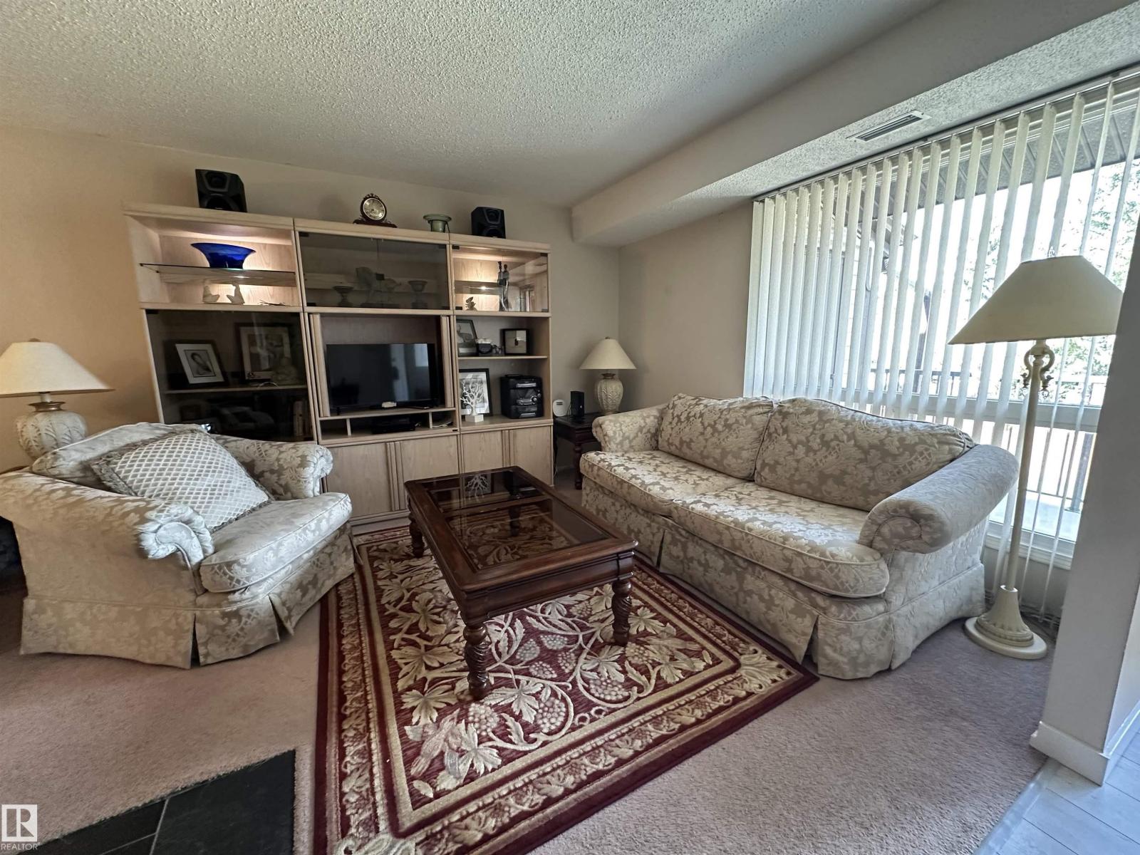 2071 Saddleback Rd Nw, Edmonton, Alberta  T6J 4T4 - Photo 6 - E4486529