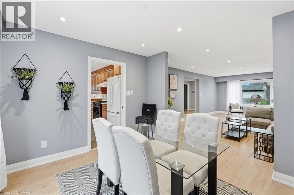 2401 Sinclair Circle, Burlington, Ontario  L7P 3C2 - Photo 9 - 40825978