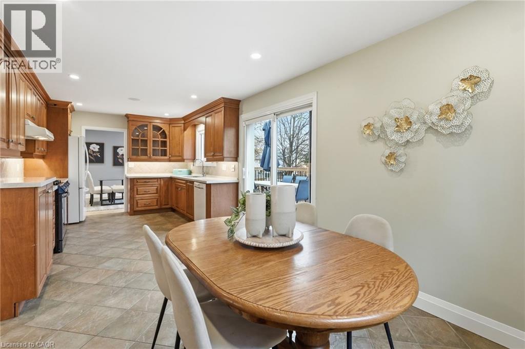 2401 Sinclair Circle, Burlington, Ontario  L7P 3C2 - Photo 12 - 40825978