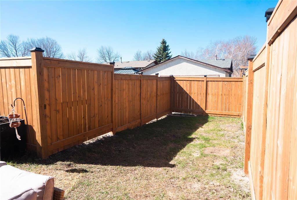 657 Adsum Drive, Winnipeg, Manitoba  R2P 1X6 - Photo 23 - 202609709