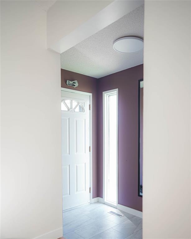 657 Adsum Drive, Winnipeg, Manitoba  R2P 1X6 - Photo 3 - 202609709