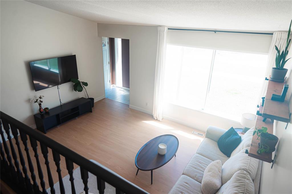 657 Adsum Drive, Winnipeg, Manitoba  R2P 1X6 - Photo 5 - 202609709