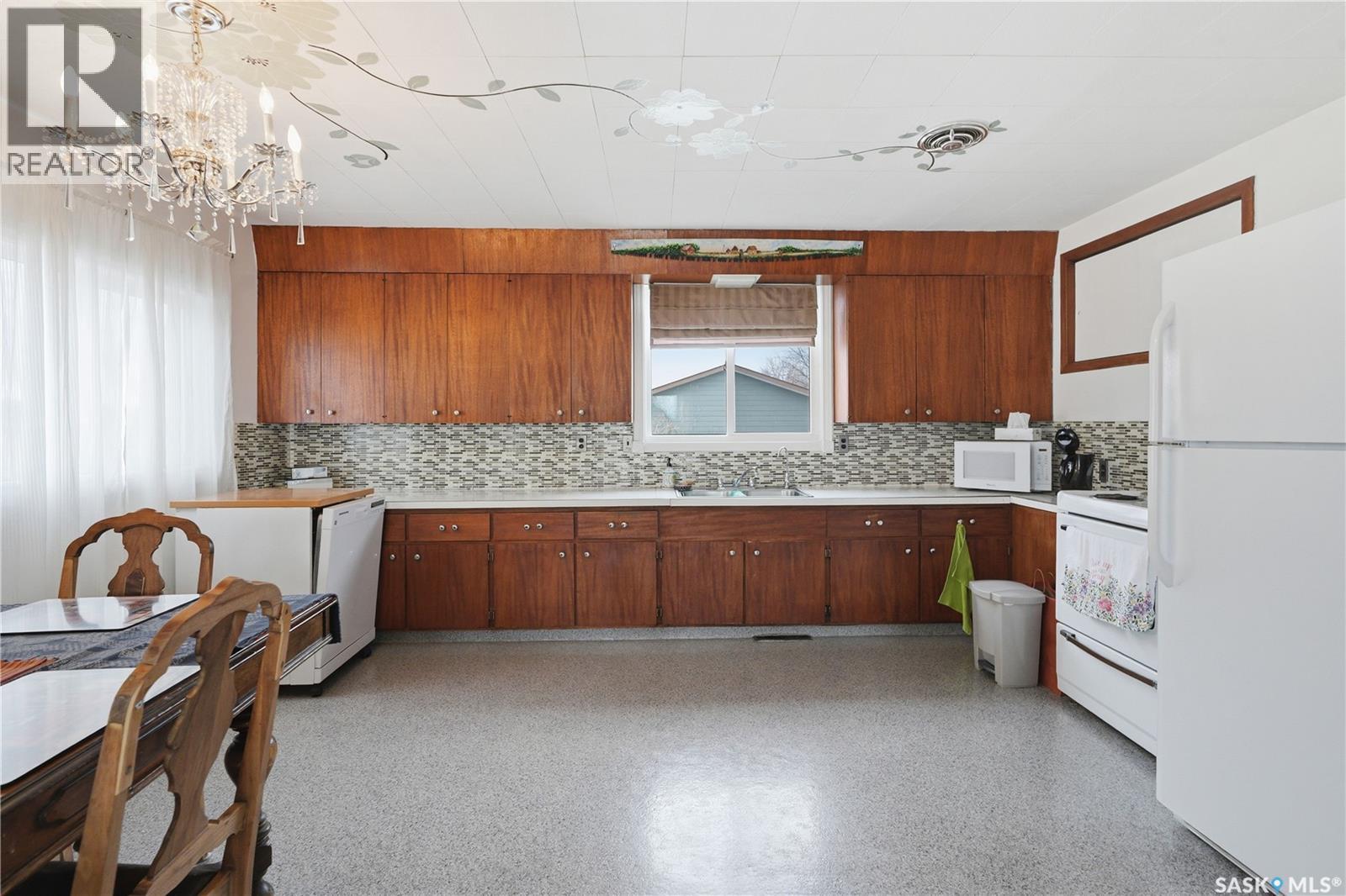 302 2nd Avenue W, Blaine Lake, Saskatchewan  S0J 0J0 - Photo 6 - SK035398