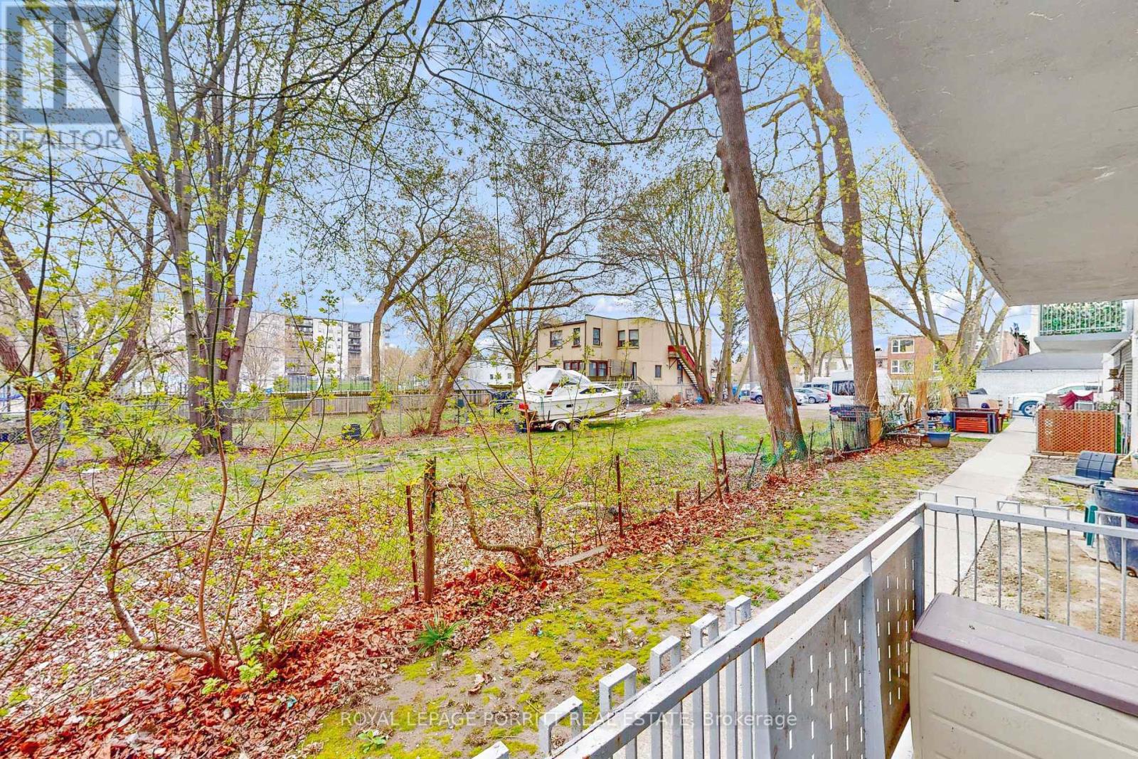 5 - 4 Superior Avenue, Toronto, Ontario  M8V 2M3 - Photo 24 - W13101740