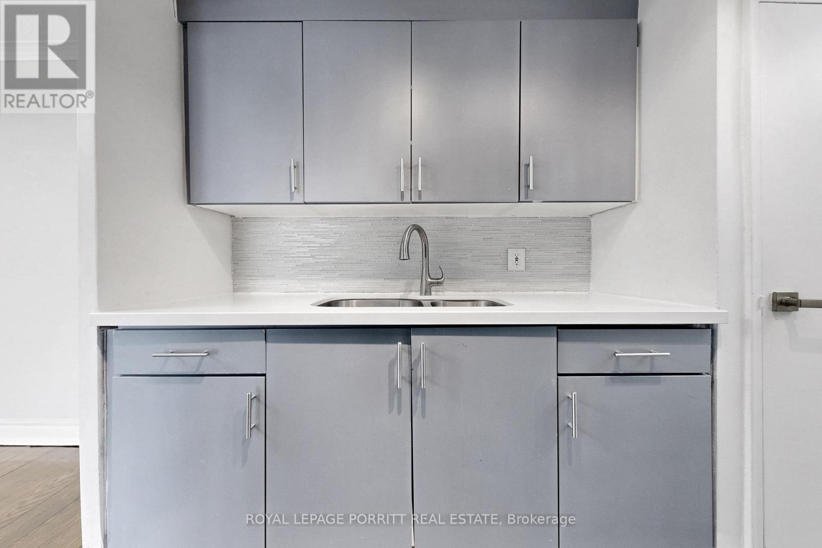 5 - 4 Superior Avenue, Toronto, Ontario  M8V 2M3 - Photo 8 - W13101740