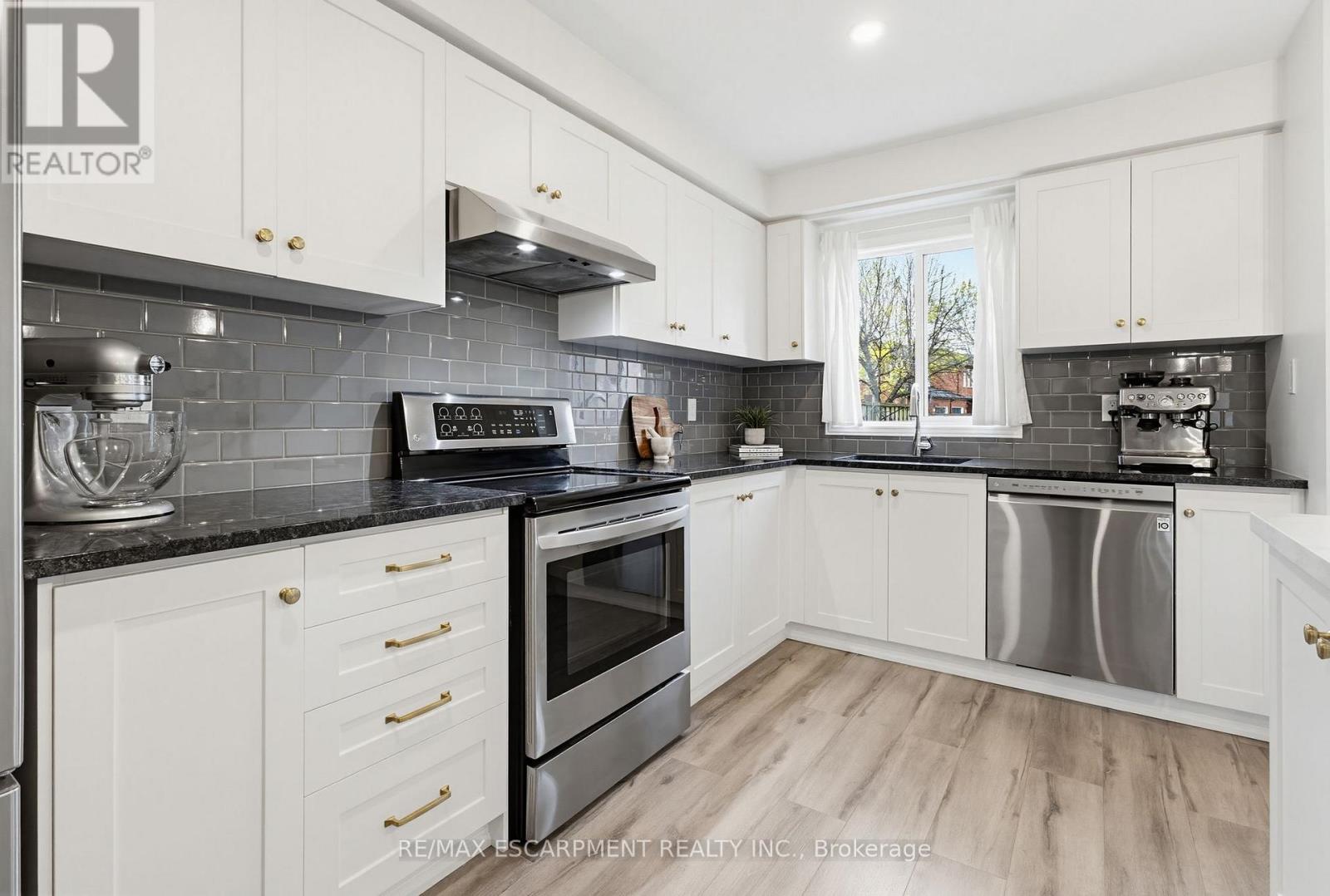 38 - 5555 Prince William Drive, Burlington, Ontario  L7L 6P2 - Photo 12 - W13101748