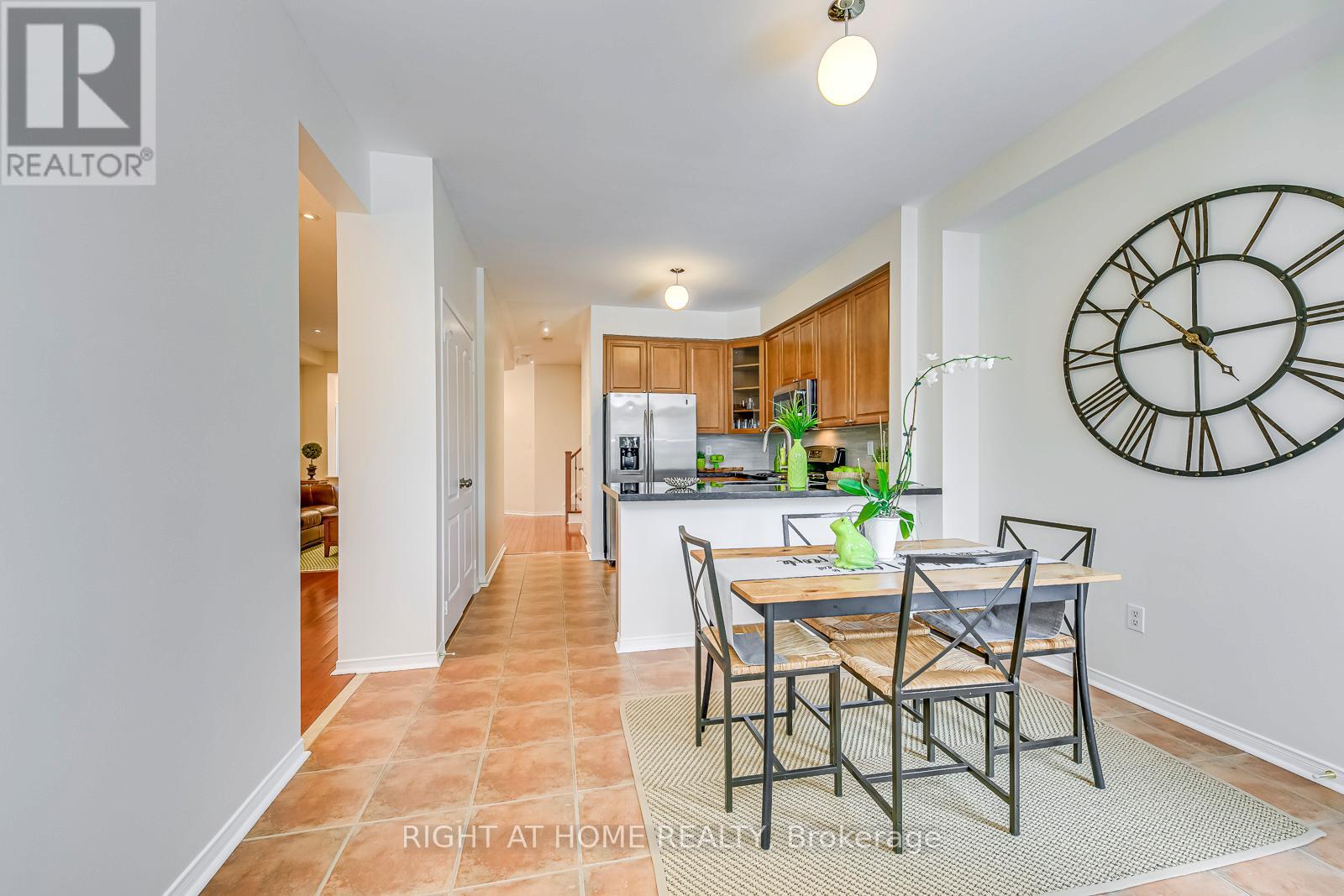 5041 Dubonet Drive, Mississauga, Ontario  L5M 7X3 - Photo 13 - W13101786