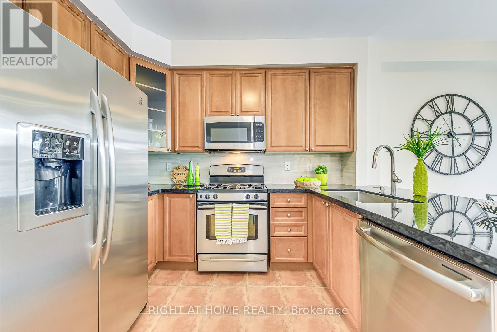5041 Dubonet Drive, Mississauga, Ontario  L5M 7X3 - Photo 16 - W13101786