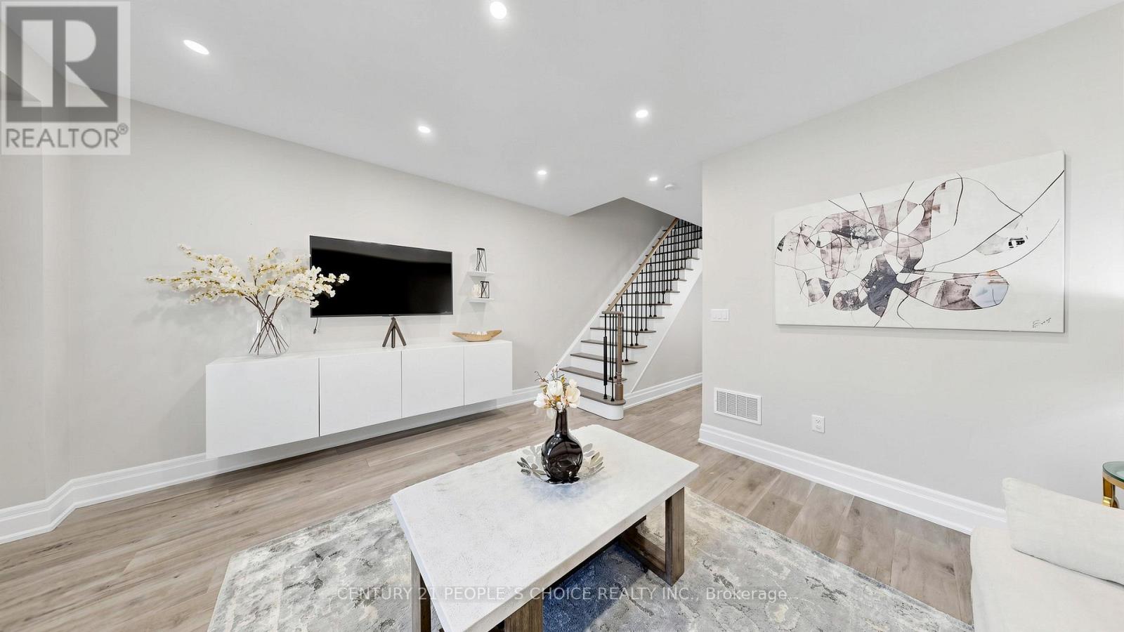 1321 Granrock Crescent, Mississauga, Ontario  L5V 0E1 - Photo 11 - W13101794
