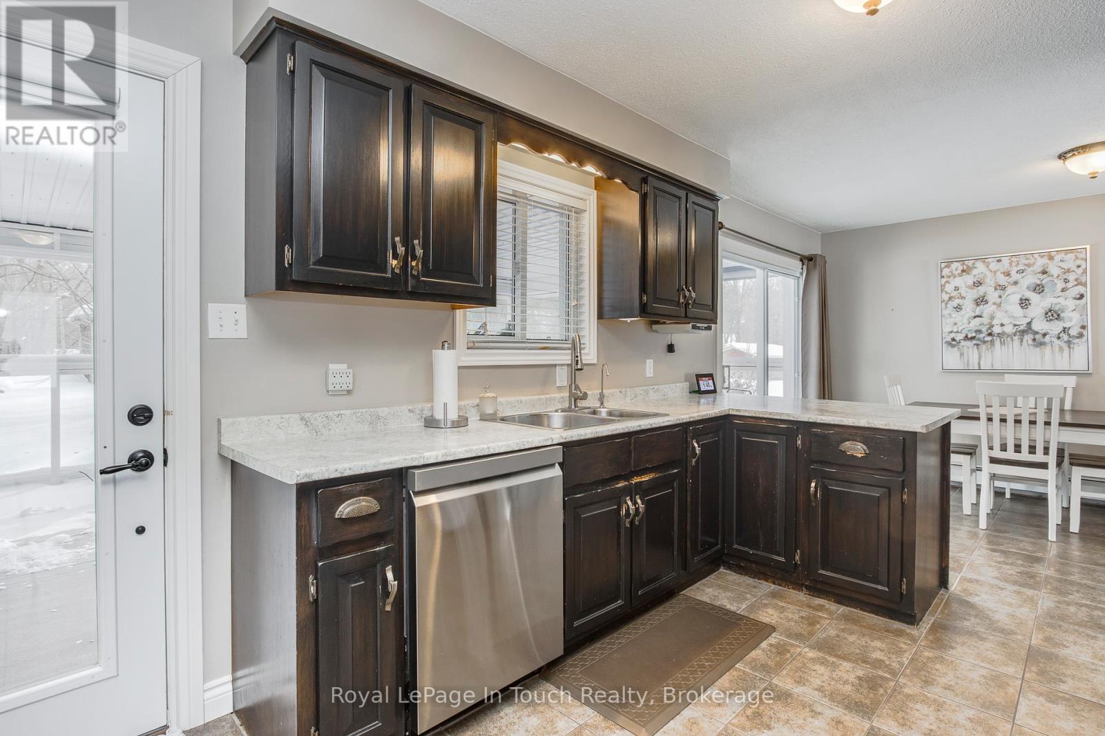 19 Maplegate Road, Tiny, Ontario  L0L 2T0 - Photo 17 - S12792752