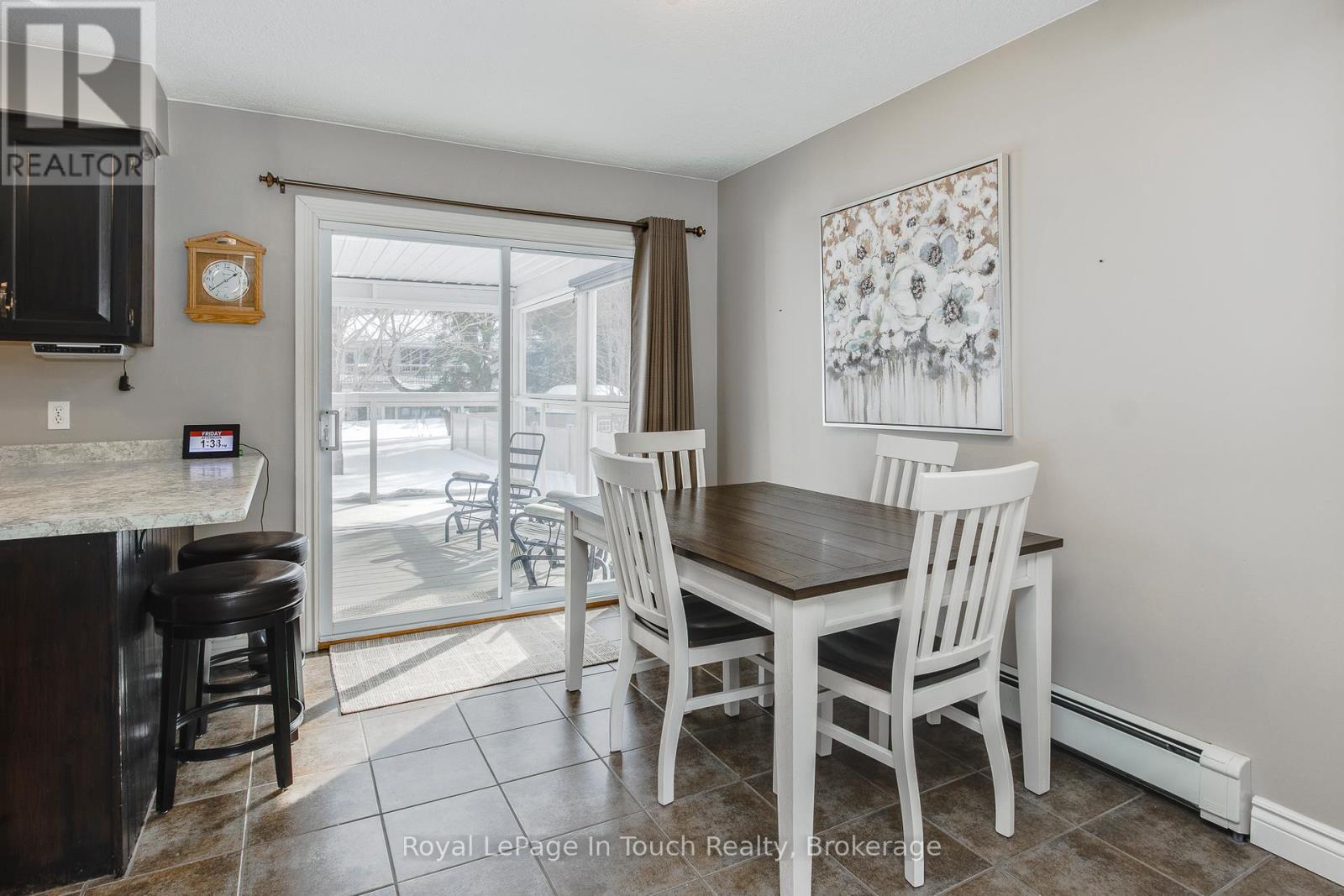 19 Maplegate Road, Tiny, Ontario  L0L 2T0 - Photo 13 - S12792752