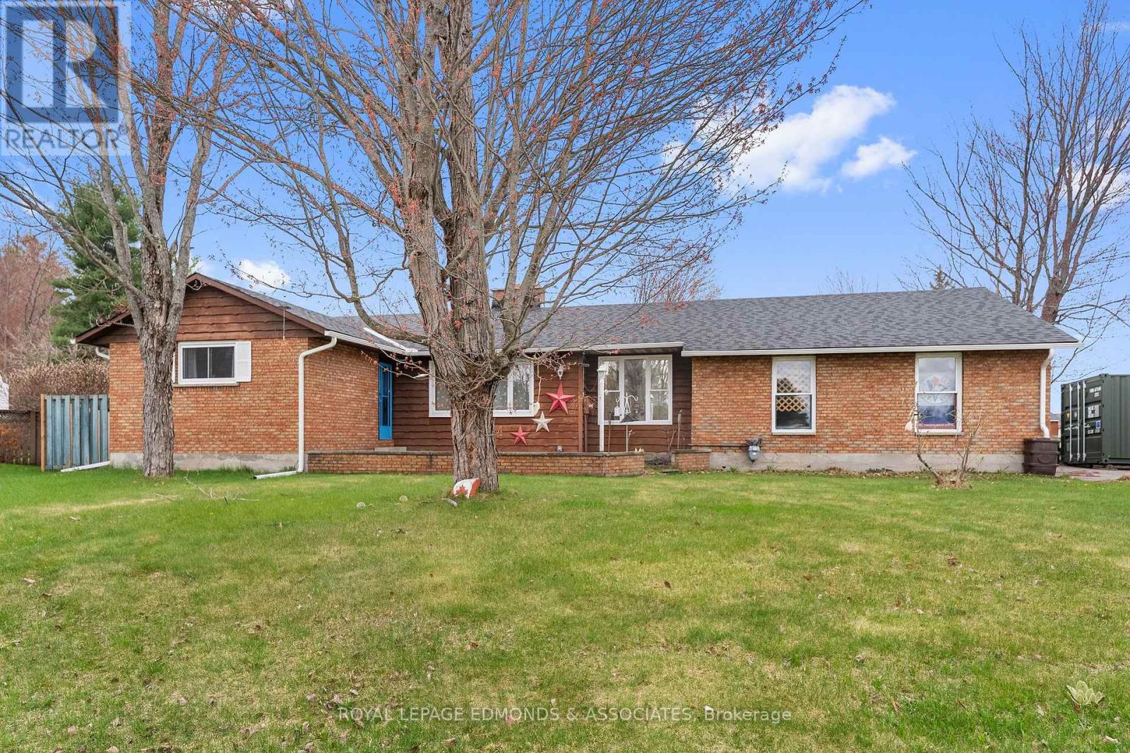 58 HILDA STREET, Petawawa, Ontario
