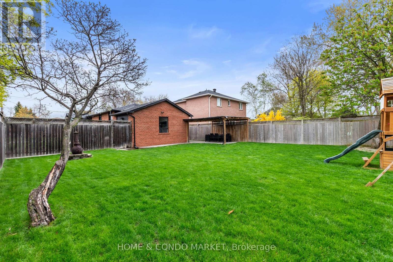 1392 Northmount Avenue, Mississauga, Ontario  L5E 1Y5 - Photo 42 - W13099568
