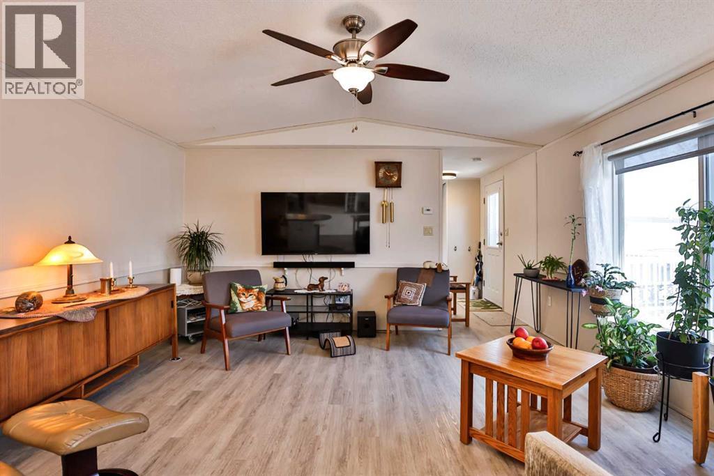 319 Cottonwood Bay, Vulcan, Alberta  T0L 2B0 - Photo 6 - A2306153