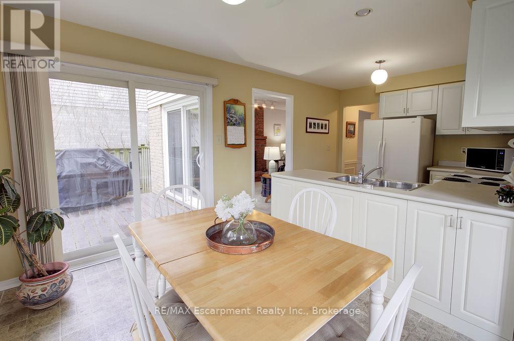 794 Hawkins Crescent, Burlington, Ontario  L7S 2C3 - Photo 13 - W13102088