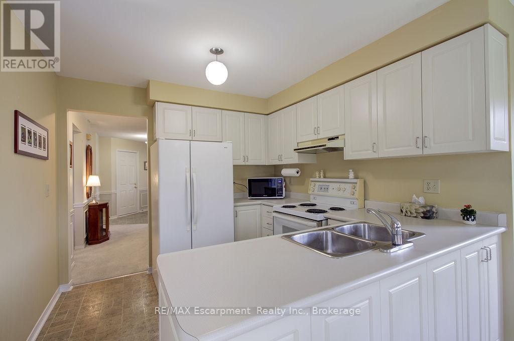 794 Hawkins Crescent, Burlington, Ontario  L7S 2C3 - Photo 14 - W13102088