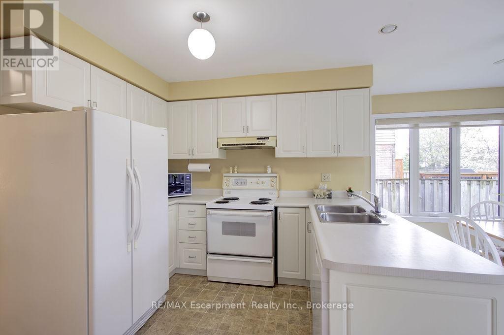 794 Hawkins Crescent, Burlington, Ontario  L7S 2C3 - Photo 15 - W13102088