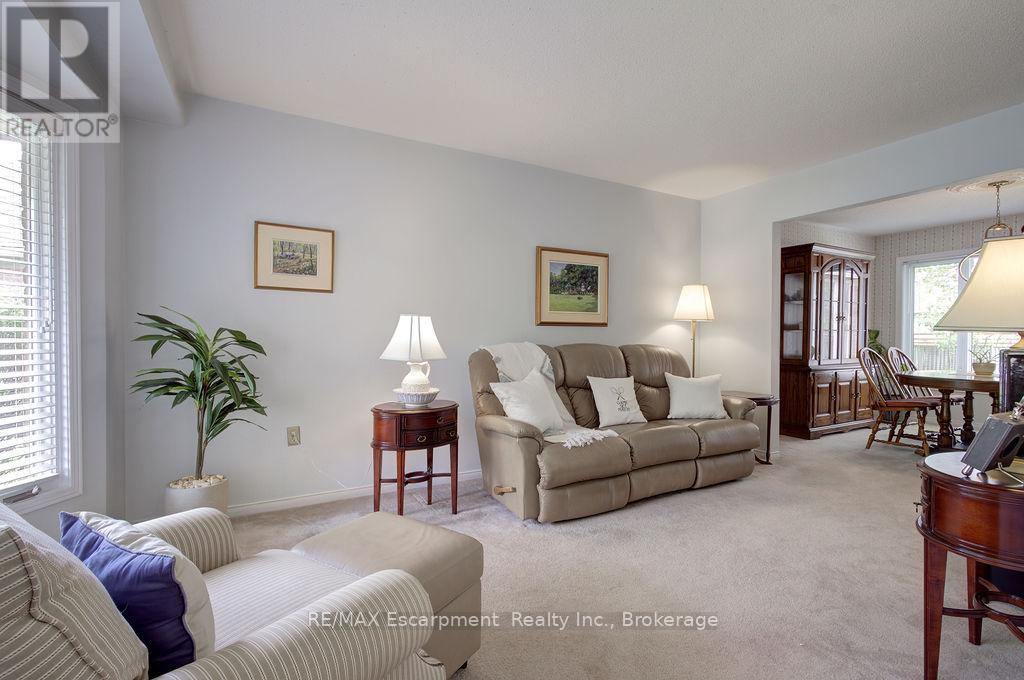 794 Hawkins Crescent, Burlington, Ontario  L7S 2C3 - Photo 7 - W13102088