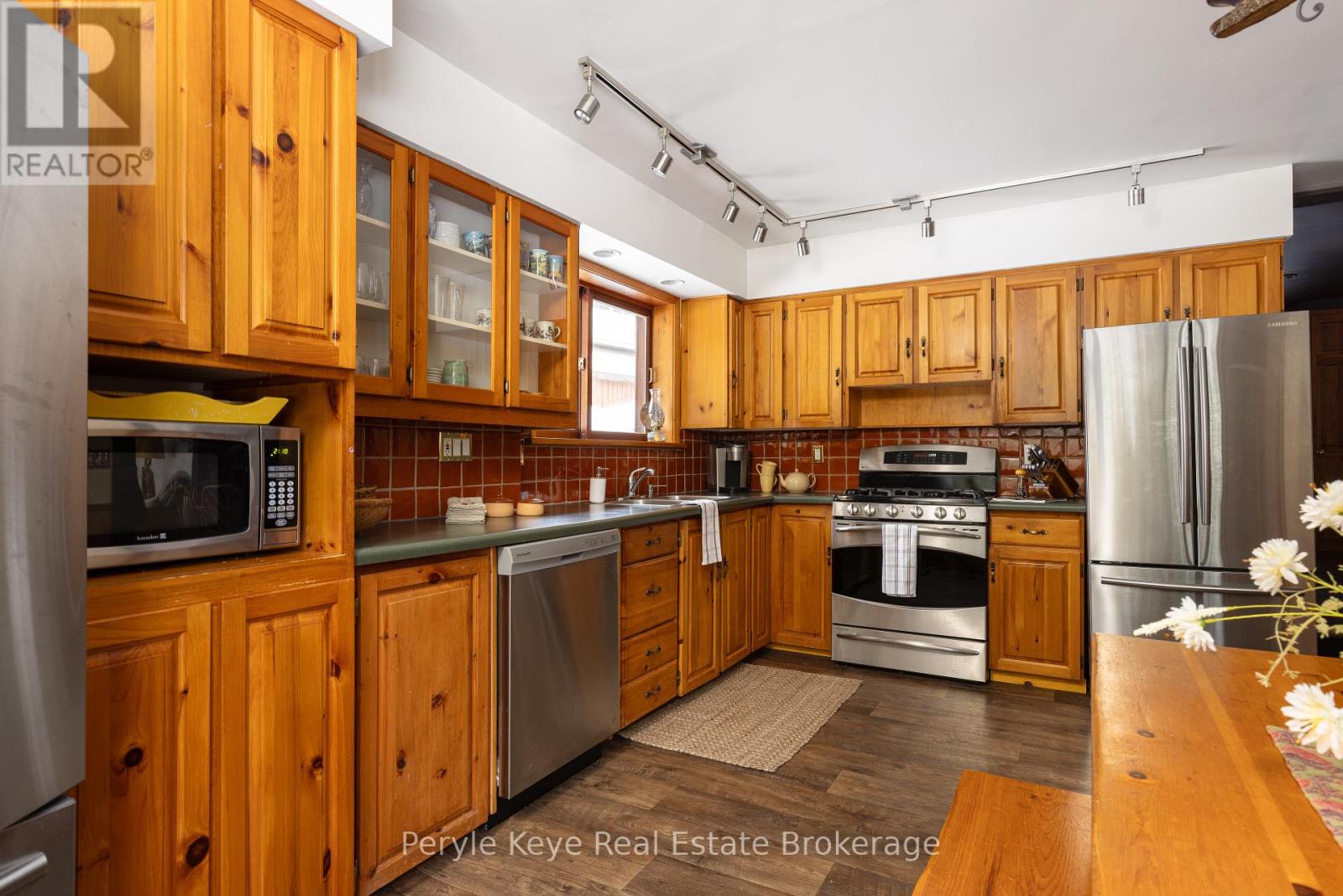 2391 LIMBERLOST ROAD, Lake of Bays, Ontario