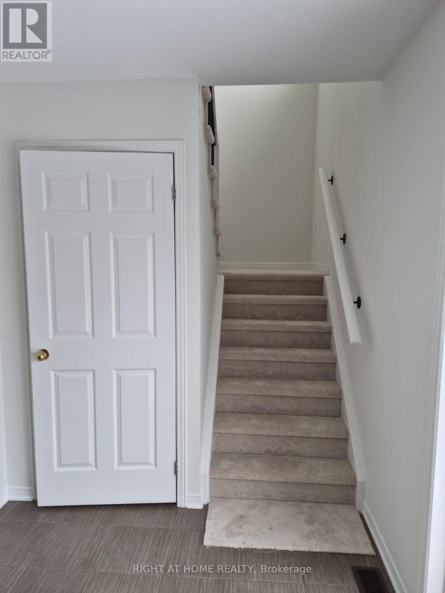 3 Peartree Court, Barrie, Ontario  L4N 6N7 - Photo 8 - S12602366