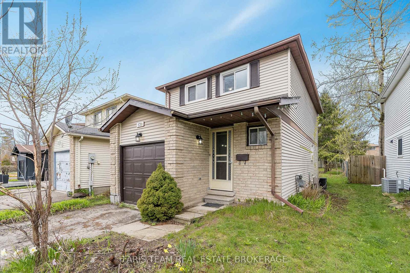 139 BURNS CIRCLE, Barrie, Ontario