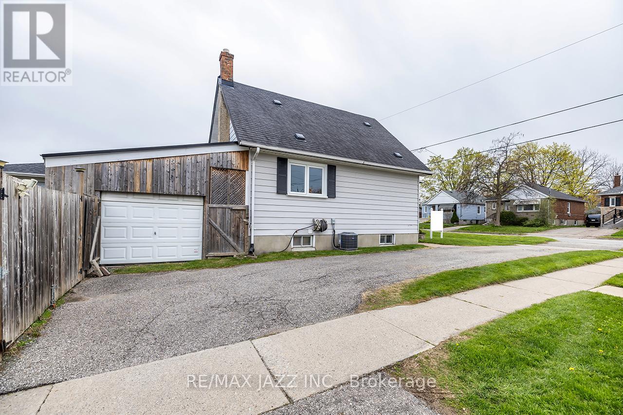 45 Wilson Road S, Oshawa, Ontario  L1H 6B6 - Photo 5 - E13101882