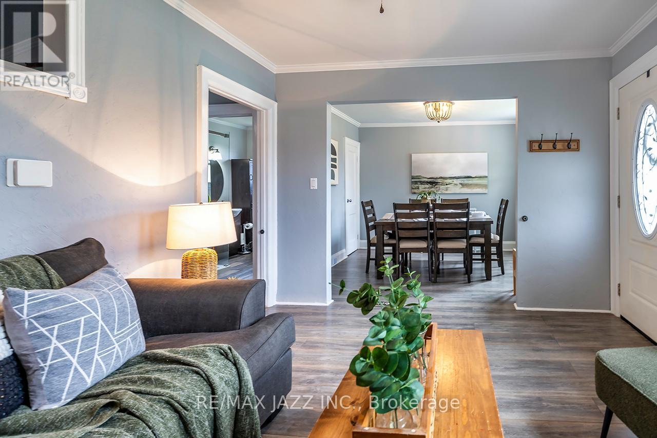 45 Wilson Road S, Oshawa, Ontario  L1H 6B6 - Photo 8 - E13101882