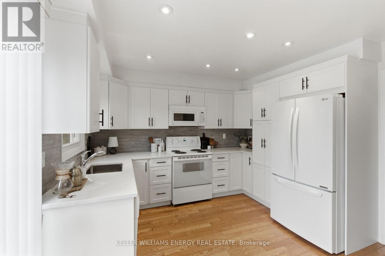 733 Aspen Road, Pickering, Ontario  L1V 3P4 - Photo 10 - E13102072