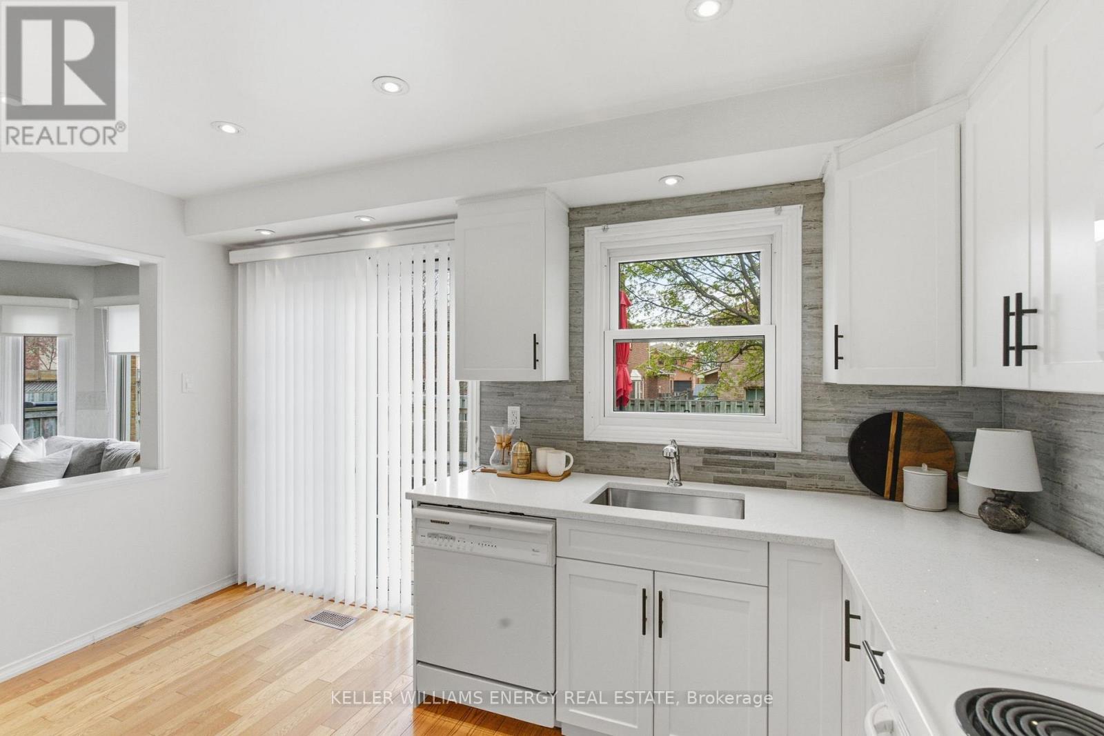 733 Aspen Road, Pickering, Ontario  L1V 3P4 - Photo 11 - E13102072
