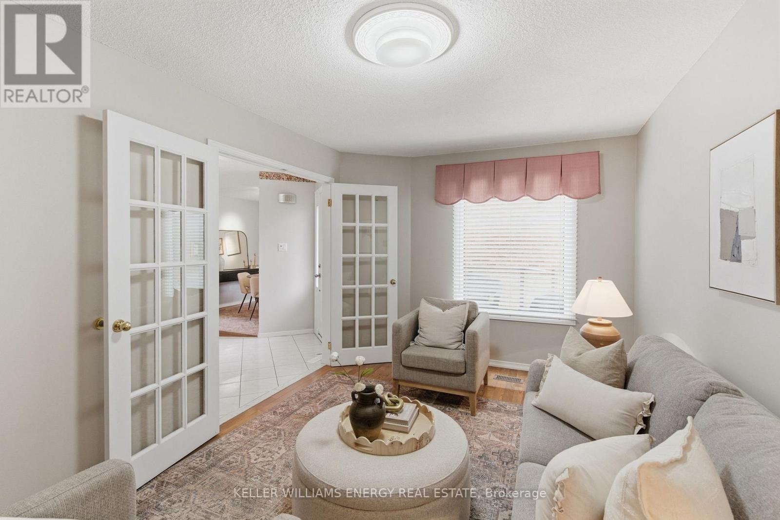 733 Aspen Road, Pickering, Ontario  L1V 3P4 - Photo 4 - E13102072